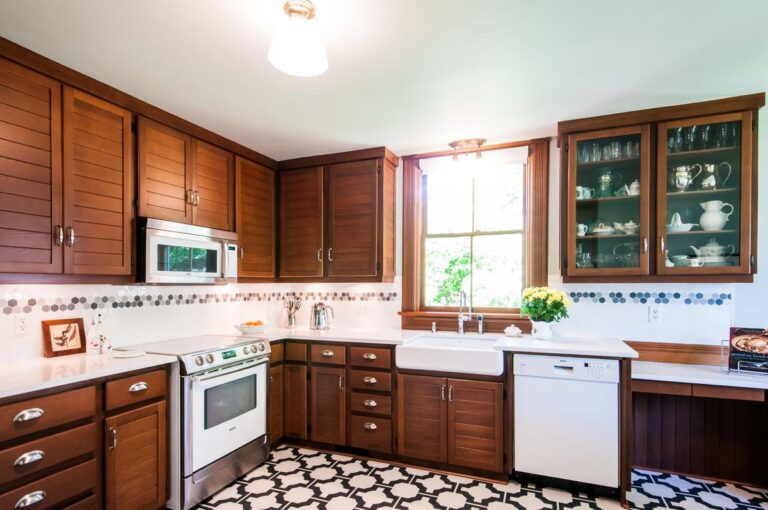 Kitchen renovation by Warline Painting